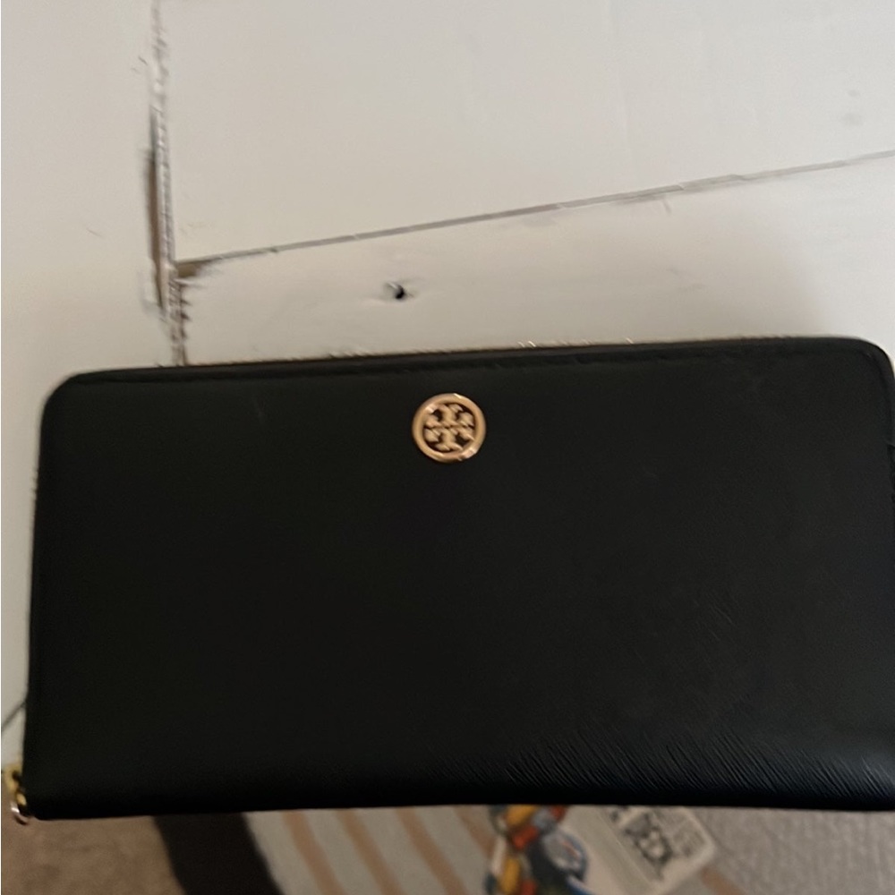 Tory Burch Robinson leather continental zip wallet